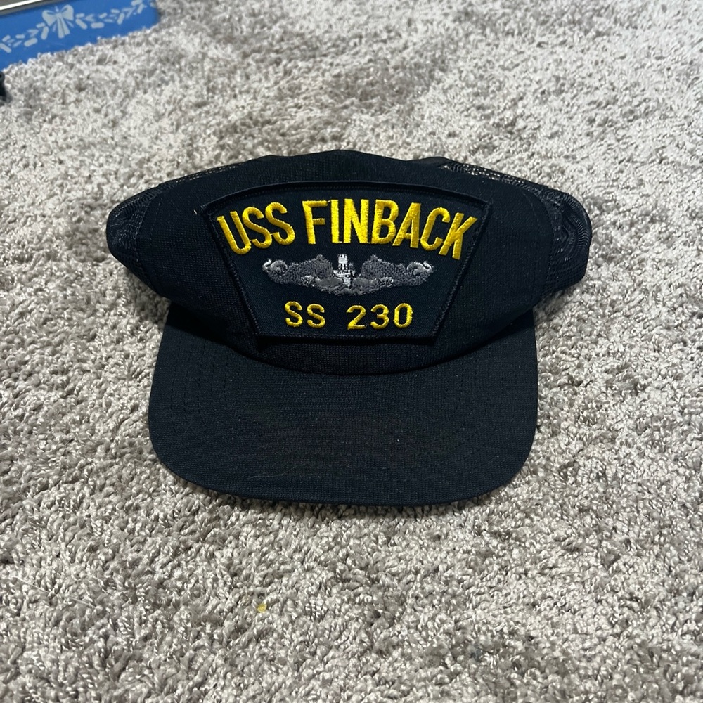 USS FINBACK SS 230 Patch Trucker Hat Northstar Snapback Cap Black & Gold